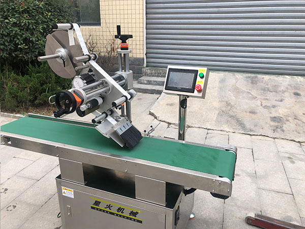 星火成都貼標機廠家設(shè)備實拍圖